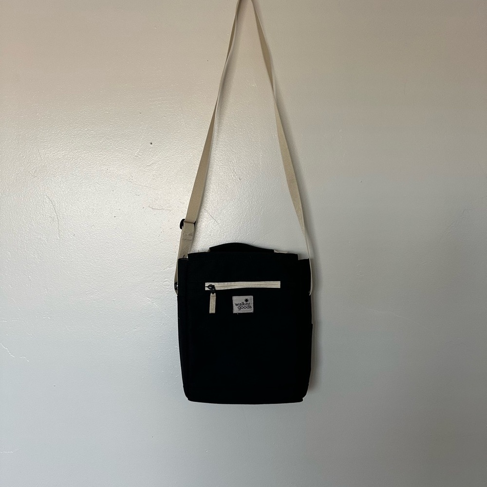 Walker Goods Black Messenger Bag - Picture 2 of 9